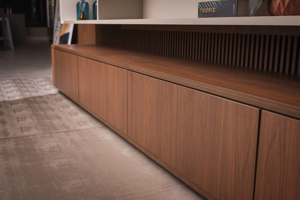 Laminado BP Cairo – presente no Living Tropical (Showroom)