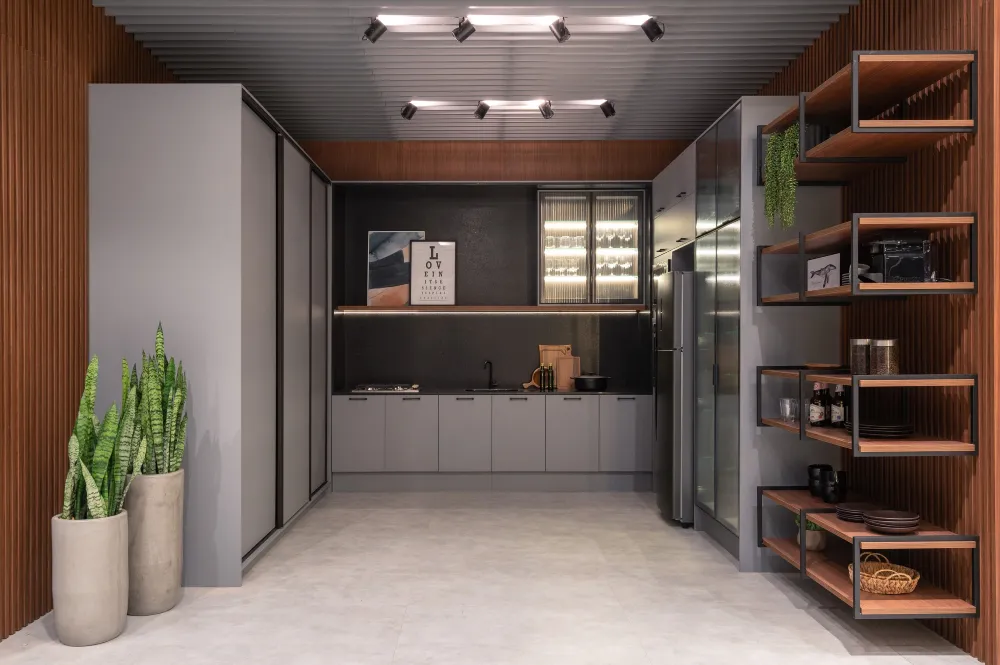 Layout em ‘U’: eficiência e estilo com espaço maximizado para sua cozinha.