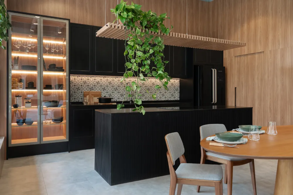 O uso de móveis funcionais e criatividade é essencial no planejamento de um loft