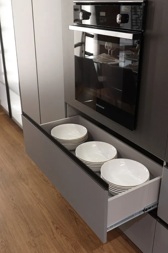 Uma boa organização é essencial para otimizar o espaço na cozinha